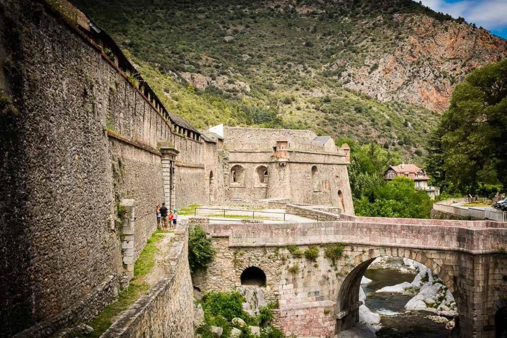 Les Maisons Du Conflent, Maisons Familiales En Pierre Au Coeur Des Remparts Villefranche-de-Conflent Zewnętrze zdjęcie